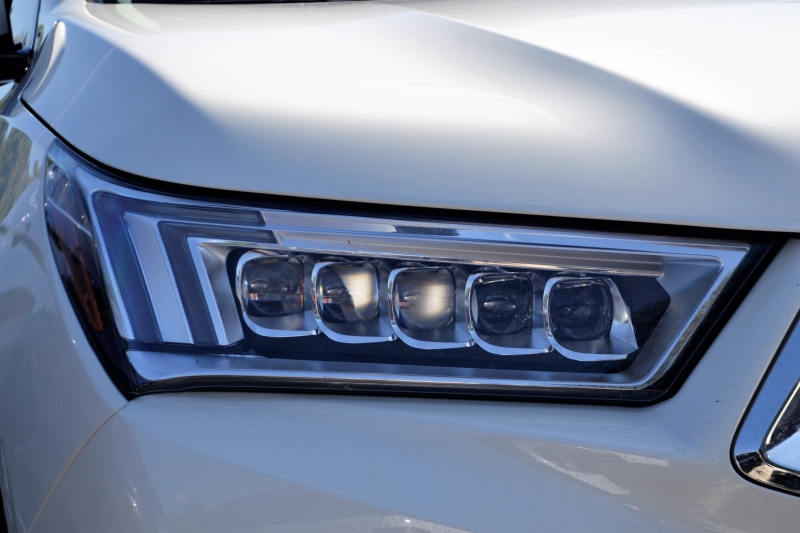 automobile-PONTEVES-min_acura-headlamp-2834131